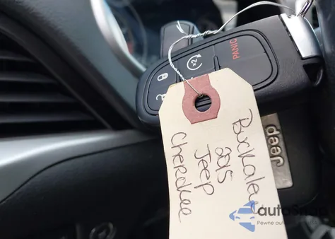 2015 Jeep Cherokee Limited из США, поврежденный, VIN 1C4PJMDS5FW733200